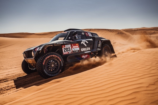 VII etap Dakar 2022. Stabilna jazda Orlen Team
