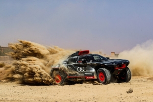 Pustynne testy elektrycznego Audi RS Q e-tron
