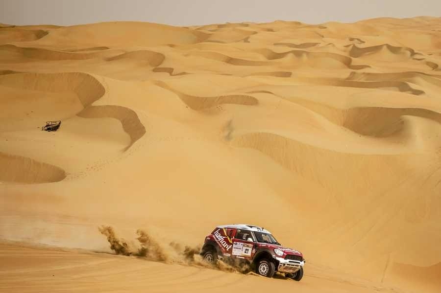 III etap Abu Dhabi Desert Challenge 2015 – upał na morzu