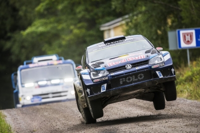 Kamaz 4326 vs. Volkswagen Polo R WRC. Pojedynek na drodze